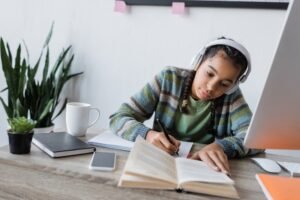 The Definitive Handbook of Online Schooling in the UK GCSE Year